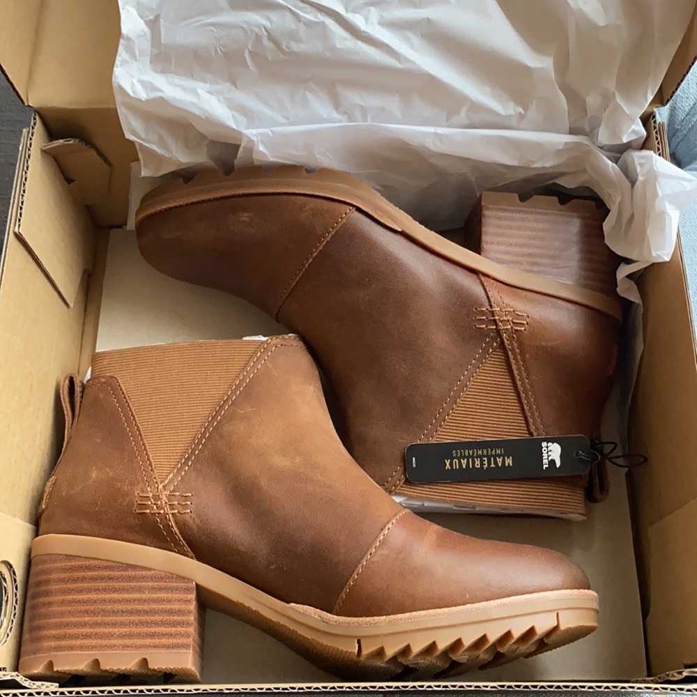 NWT SOREL Cate Chelsea bootie